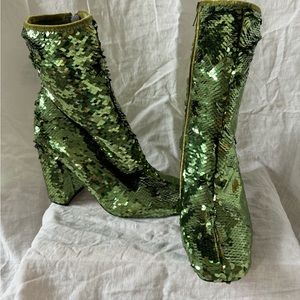 STEVE MADDEN
LYNDEN WOMENS SEQUINED SQUARE TOE MID-CALF BOOTS